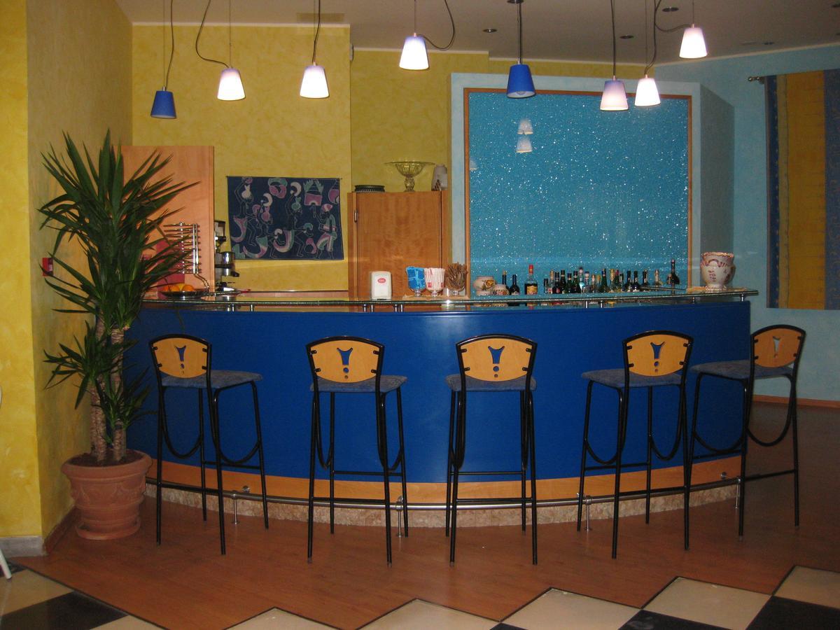 Hotel Silvi 실비마리나 외부 사진
